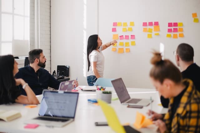 How to create a LinkedIn content strategy?